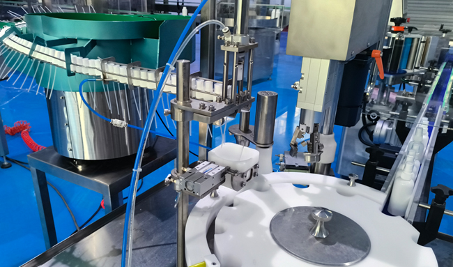 自动喷雾剂瓶灌装旋盖机重磅亮相：一体化灌旋解决方案！(图3)